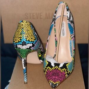 Steve Madden Vala pump